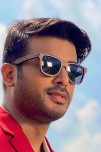 Shipan Mitra in Desha: The Leader