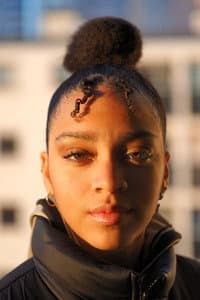 Tya Deslauriers in Les filles destinées