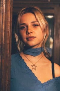 Nell Cattrysse in Vele hemels boven de zevende