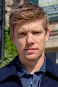 Ryan Hawley in Between You & Me