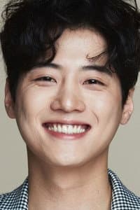 Yoon Jeong-il in Wall to Wall