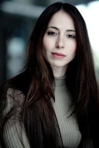 Myriam Dahmany in Paradoxe