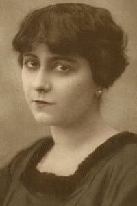 Marie-Louise Derval in Le mariage de l'amour