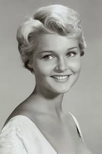 Carol Lynley in The Maltese Bippy