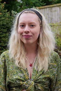 Lucy Quinn in It's All Wrong