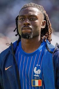Manu Koné in Les fous des jeux