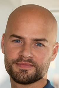 Oscar Aerts in The Dadchelor