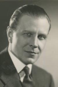 Tadeusz Dołęga-Mostowicz in Testament Profesora Wilczura