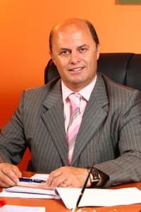 Petrit Malaj in Kur hapen dyert e jetës