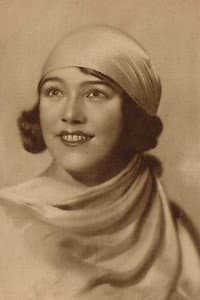 Sofya Yakovleva in Два дыма
