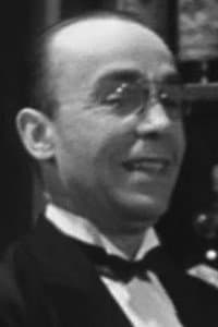 Lucien Beauval in La Petite de Montparnasse