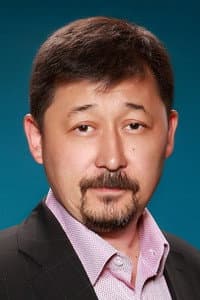 Azat Seitmetov in Он и она