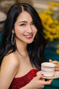 Hòa Minzy in Linh Duyên: Bí Mật Từ Hình Nhân