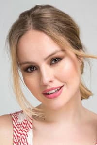 Esmeralda Moya in Clara, no es nombre de mujer