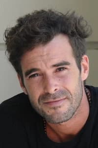 Nicolás Cabré in Yepeto