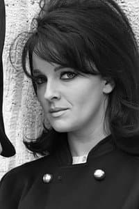 Lisa Gastoni in Three Men in a Boat