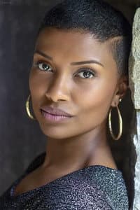 Samantha Walkes in The Holiday Swap