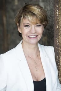 Candice Berner in Noni : Le Fruit de l'espoir