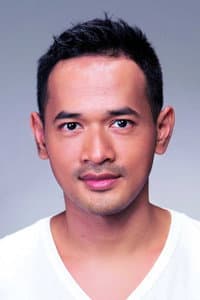 Oka Antara in Tak Ada yang Gila di Kota Ini