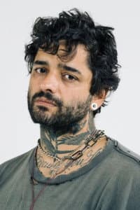 Lucas Silveira in Do Underground ao Emo
