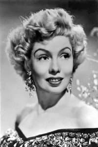 Yolande Donlan in Dark Streets of Cairo