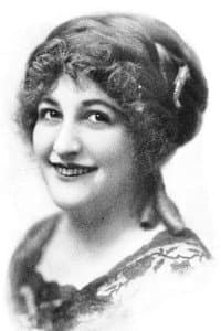 Octavia Handworth in Footlights