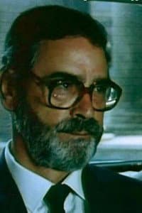 Sergio Rossi in L'uomo dagli occhiali a specchio