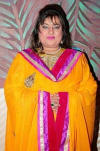 Dolly Bindra in Kirdar-E-Sardar