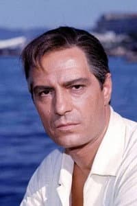 Nino Manfredi in Il tenente dei carabinieri