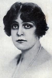 Gerda Holmes in The Way of the Woman