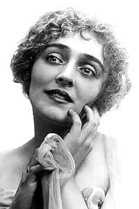 Elsie MacLeod in The Right Way