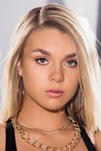 Gabbie Carter in Art of Romance 7