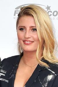 Emma Schweiger in Die Rettung der uns bekannten Welt