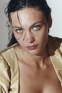 Aomi Muyock in Love
