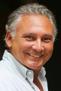 Francesco Paolantoni in Una festa esagerata