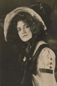 Annabelle Moore in Danse serpentine (Annabelle)