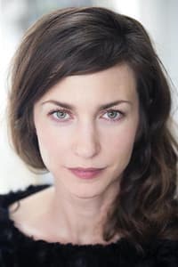 Émilie Caen in Qu'est-ce qu'on a tous fait au Bon Dieu ?