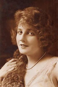 Huguette Duflos in Martha