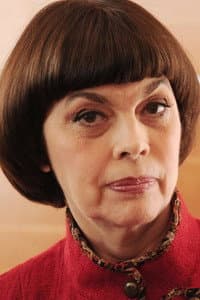 Mireille Mathieu in L'Événement le plus important depuis que l'homme a marché sur la lune