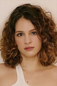 Lara Tremouroux in O Combinado Não Sai Caro
