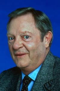 Alan North in Muggable Mary: Street Cop