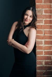 Sugey Cruz in Transient