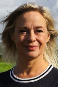 Jennifer Muntslag in Tegenwoordig heet iedereen Sorry