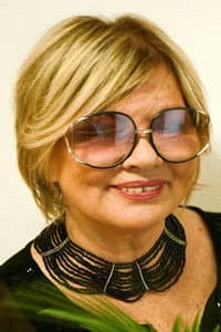 Éva Almási in Tizenötezer pengő jutalom