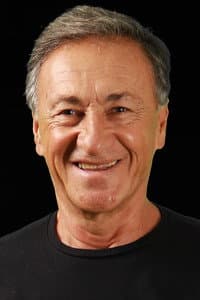 Yalçın Özden in Akıllı Deliler