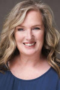 Lara Macgregor in Darkest Light