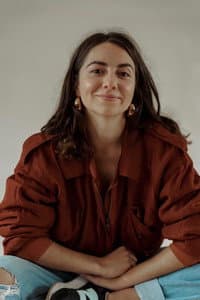 Hannah Mamalis in Maya