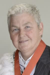 Lynda Topp in Poi E: The Story of Our Song