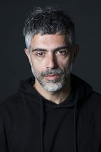 Paulo dos Santos in Dinosaures