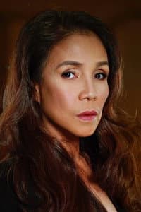 Irma Adlawan in Grand Gestures